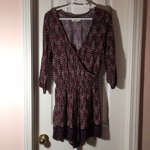 Hollister Women’s Size M Boho Romper Red Multicolo